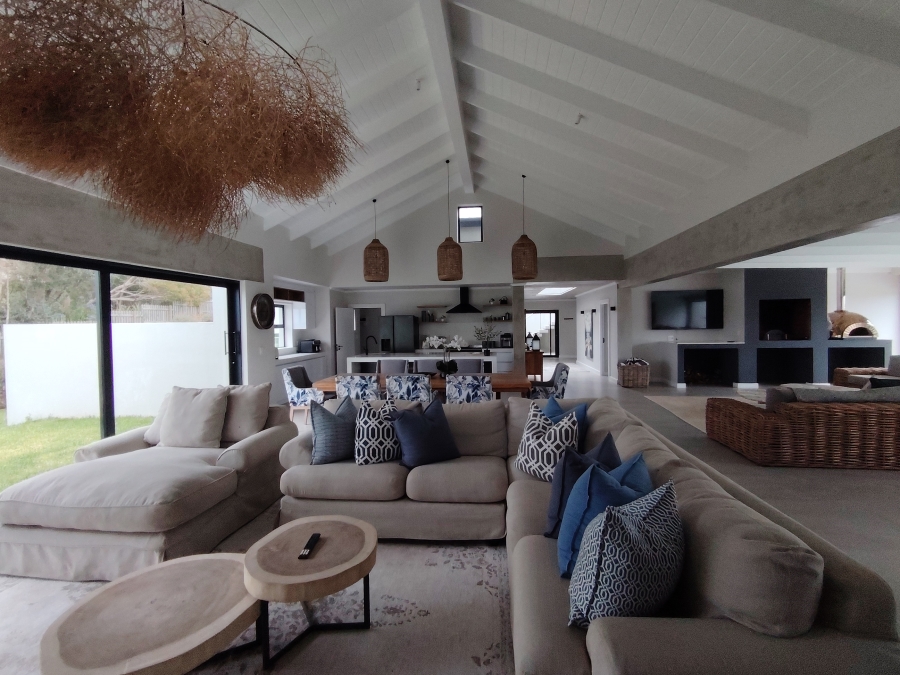 To Let 6 Bedroom Property for Rent in Brackenridge Western Cape